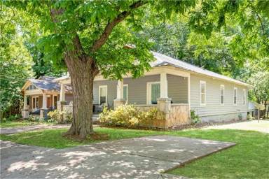 Main picture of 822 Elbert St SW