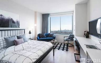 Main picture of 616 Pavonia Ave