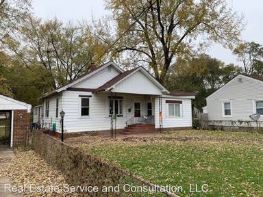 Main picture of 3433 S Douglas Ave
