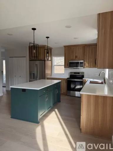Main picture of 300 N Jefferson St