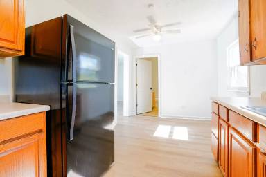Main picture of 391 Main St