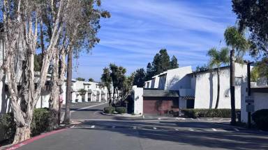 Main picture of 9847 Genesee Ave