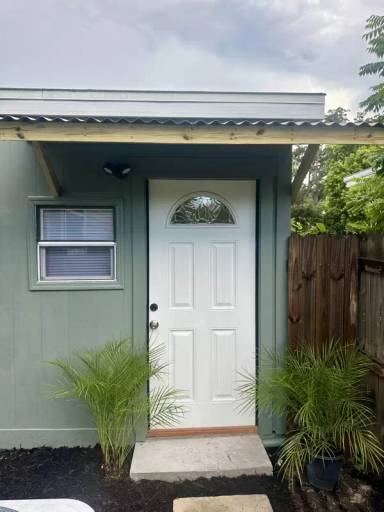Main picture of 9702 N Edison Ave