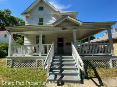 Main picture of 704 W White St