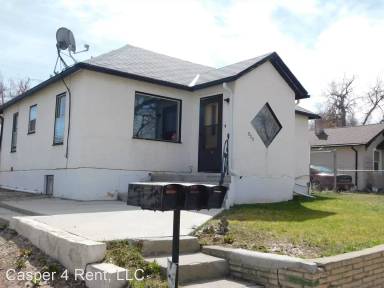 Main picture of 829 S Washington St