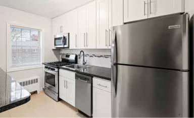 Main picture of 345 Broad St