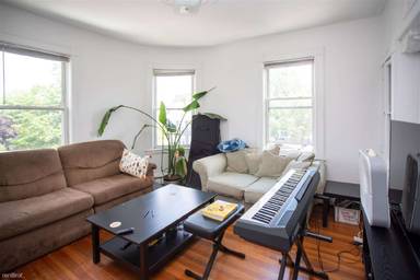 Main picture of 137 Columbia St