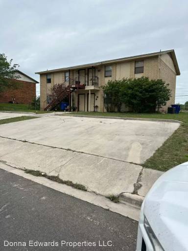 Main picture of 301 North Dr