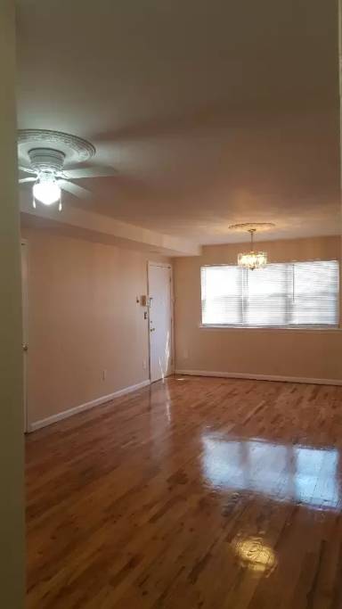 Main picture of 266 College Dr