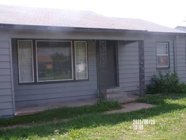 Main picture of 5 NW 29th St