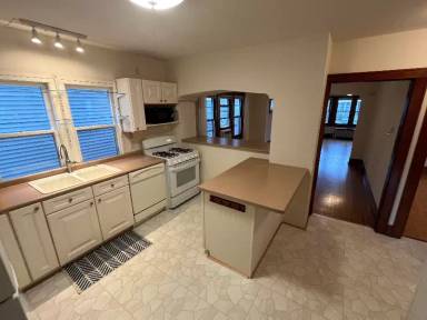 Main picture of 3134 S Indiana Ave