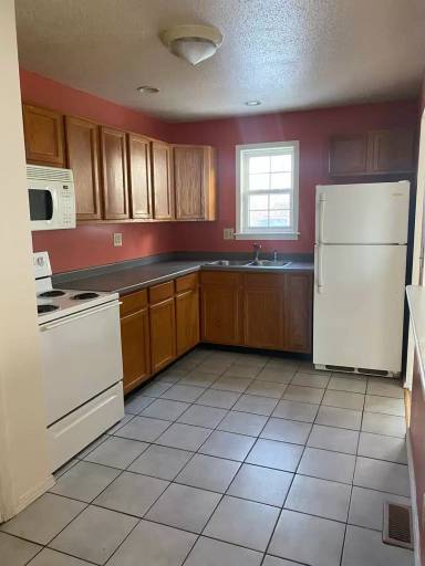 Main picture of 110 W Penning Ave