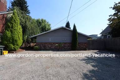 Main picture of 4406 SE 28th Ave