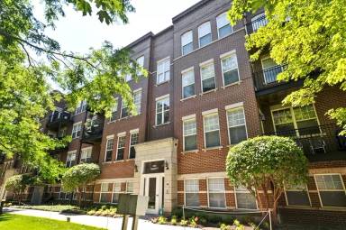 Main picture of 301 W Scott St