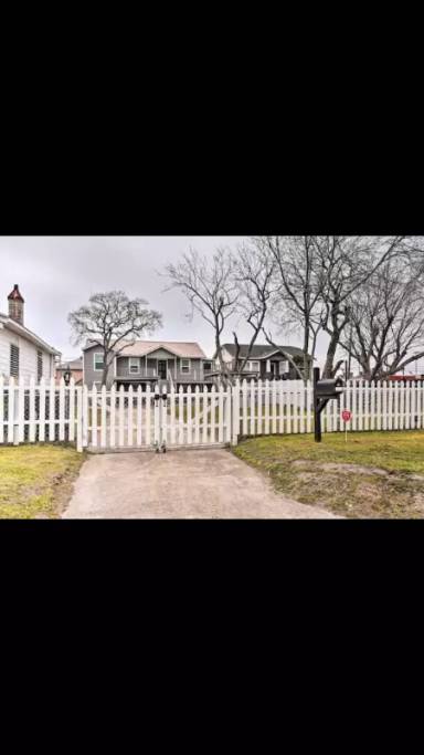 Main picture of 5205 Avenue R 1/2