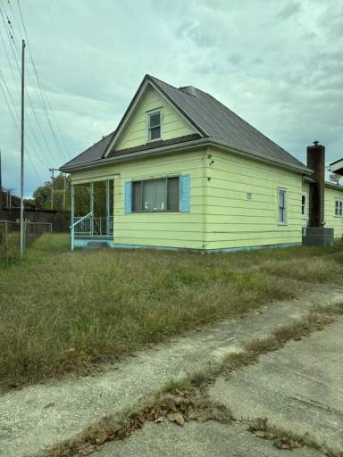 Main picture of 552 Main St