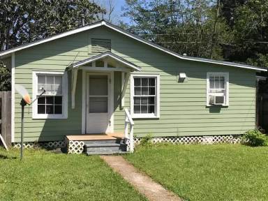 Main picture of 555 1/2 Richland Ave