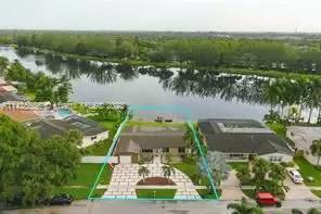Main picture of Pembroke Lakes