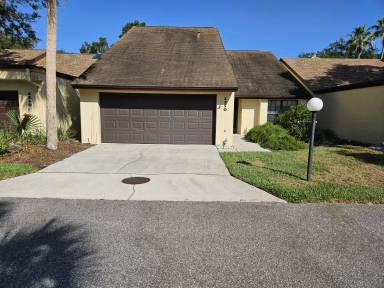 Main picture of 4250 Creekwood Ln
