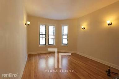 Main picture of 4034 N Ashland Ave
