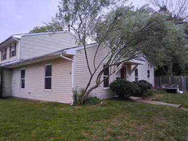Main picture of 20 Maureen Ct