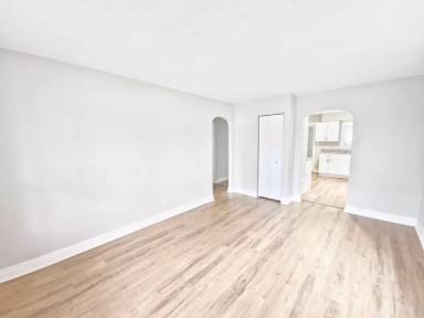 Main picture of 1010 S 40th St