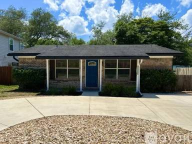 Main picture of 1052 Penman Rd