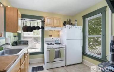 Main picture of 121 Lincoln Ct