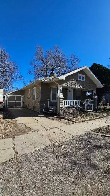 Main picture of 419 Montrose St