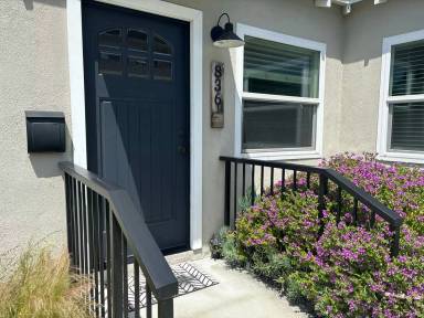 Main picture of 836 Penn St