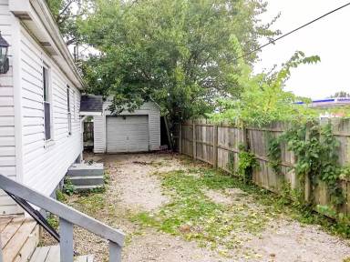 Main picture of 3308 E 13th St