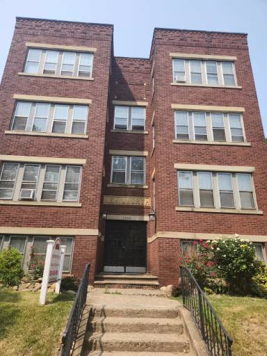 Main picture of 1653 Woodland Ave NW