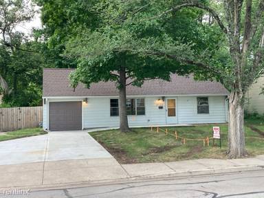 Main picture of 2722 W 79th St