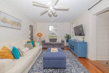 Main picture of 1049 Buist Ave