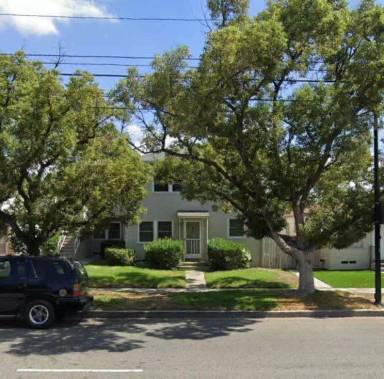 Main picture of 232 N Hollywood Way