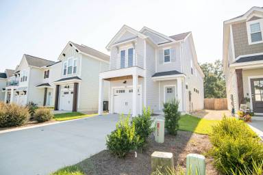Main picture of 462 Grand Oaks Rd
