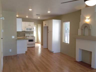 Main picture of Balcom Ave. 326 N. - E