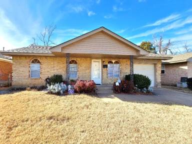 Main picture of 809 Royal Ave