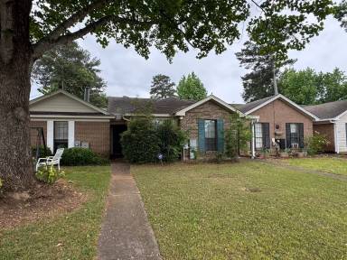 Main picture of 5926 Carmel Dr