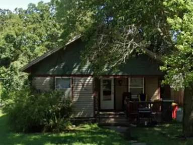Main picture of 502 W 9th St