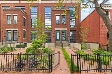 Main picture of 526 13th St SE
