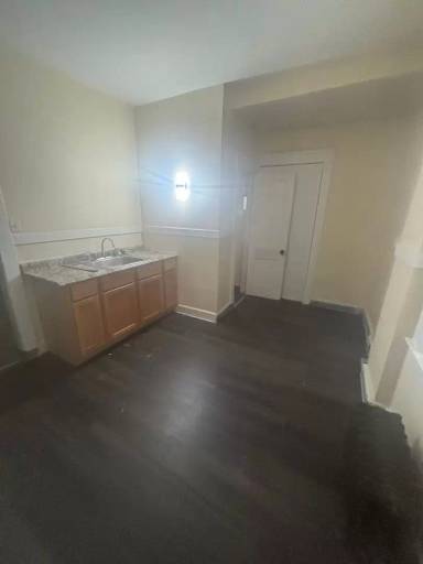 Main picture of 1519 Clark Ave