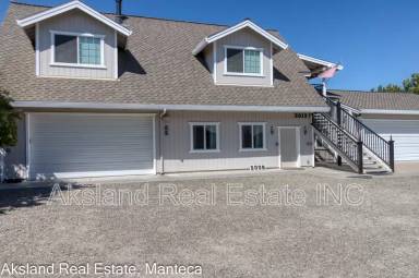 Main picture of 3009 W Lathrop Rd