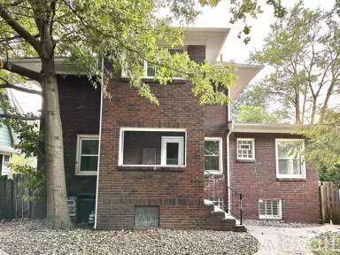 Main picture of 11 Adams St