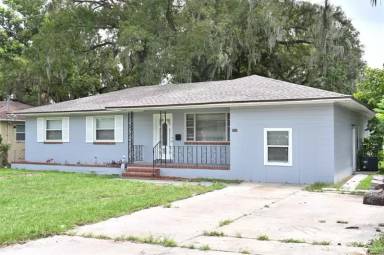 Main picture of 20 Almeria Ave