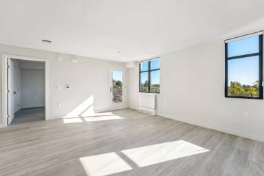 Main picture of 1698 University Ave