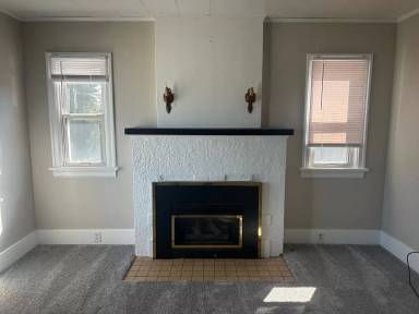 Main picture of 2817 W Maplewood Ave