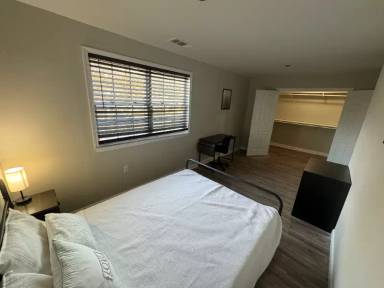 Main picture of 2483 Memorial Dr SE
