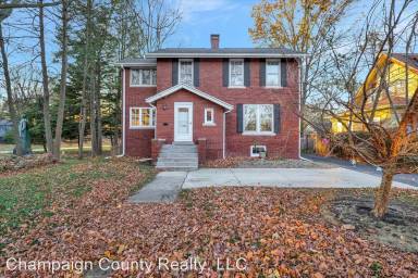 Main picture of 1005 S Race St