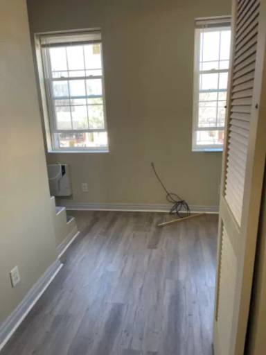 Main picture of 538 E Girard Ave